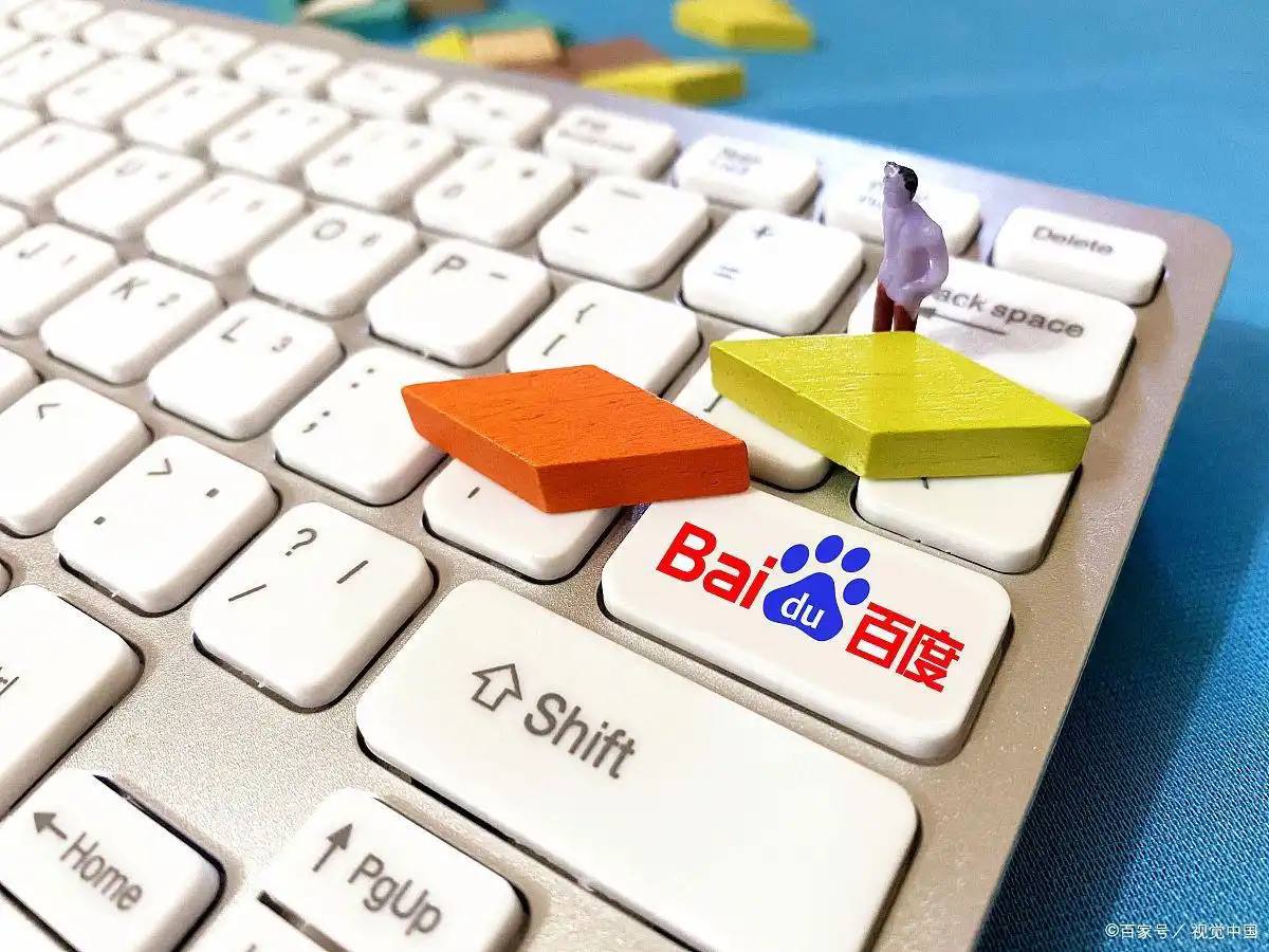 何炅说现在特别痛苦又近视又老花